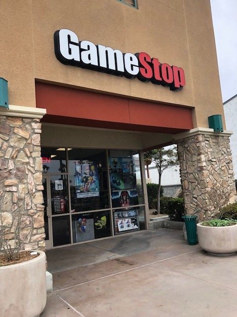 The front of a GameStop store.