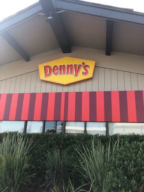 The side of a Denny's diner.