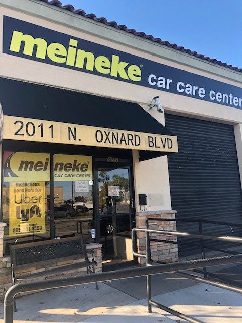 The front of a Meineke auto repair shop.